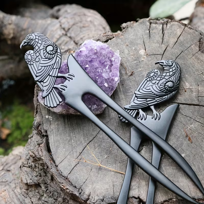 Vintage Item - 1 vintage hairpin (with Viking Raven